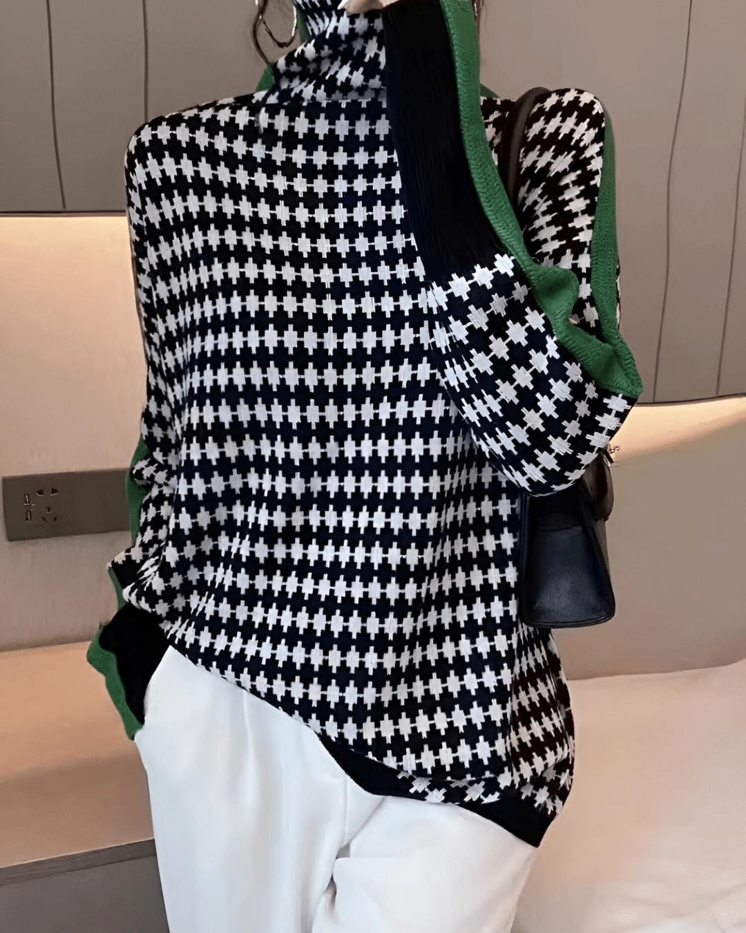 Linea™ – Eleganter Pullover mit Hohem Kragen und Geometrischem Muster - Street Atelier