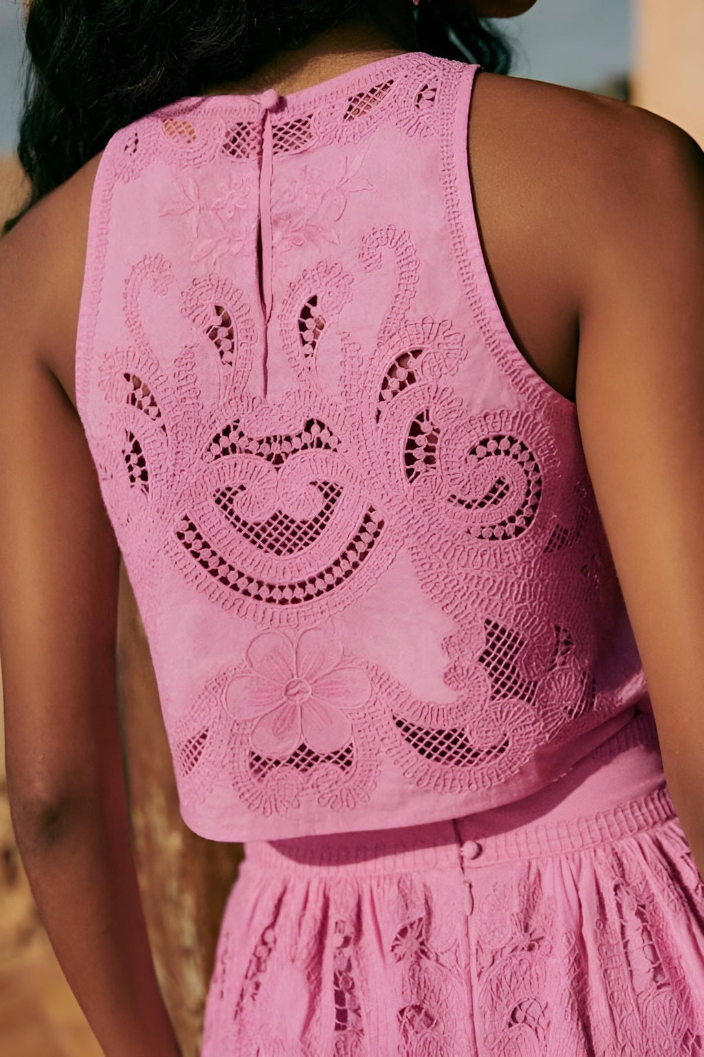 Tamara | Conjunto Rosa con Top y Falda Calada