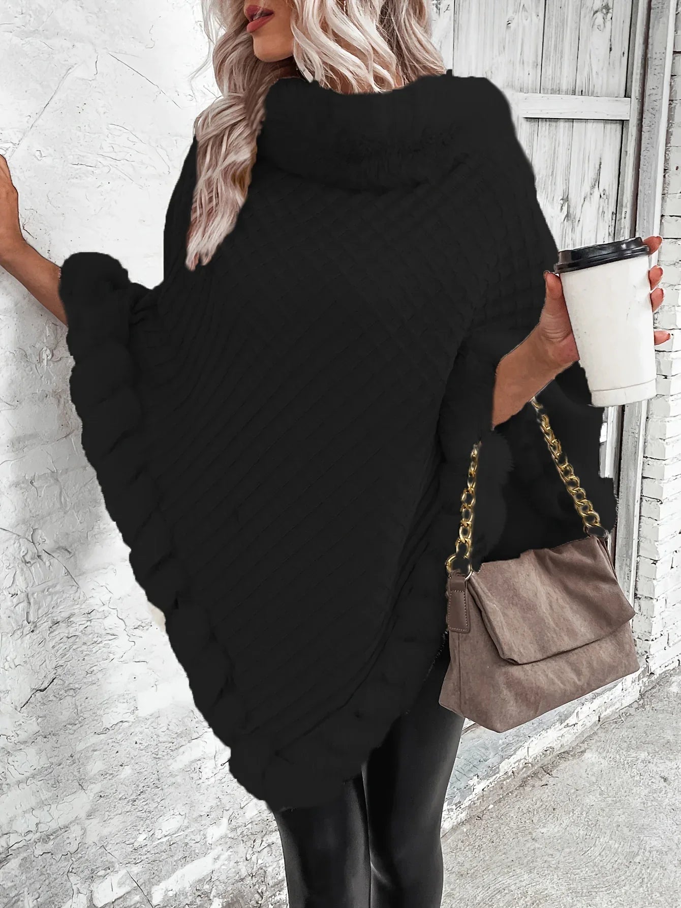 Zahara | Poncho de punto con ribete de piel sintética - Inés Atelier