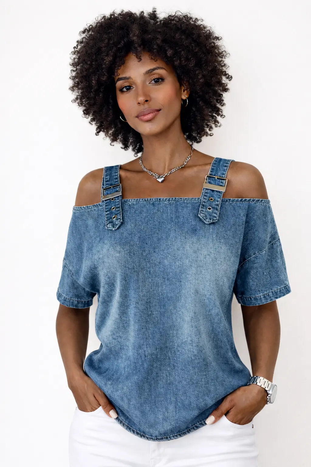 Abril | Blusa con hombros descubiertos y tirantes de denim