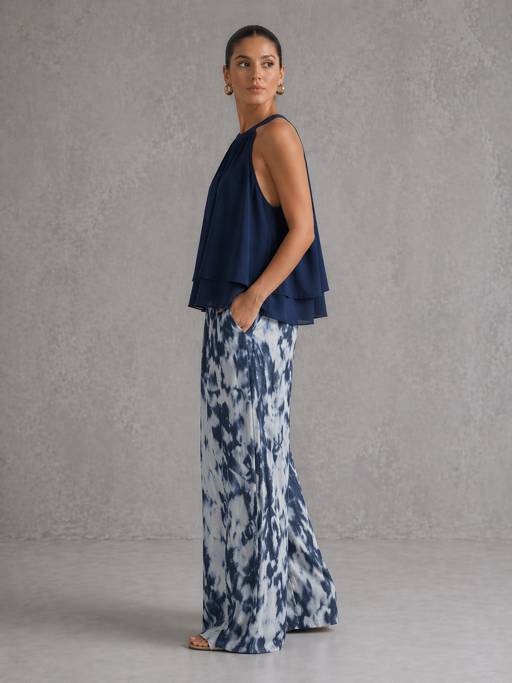 Olimpia | Elegante conjunto con top sin mangas y pantalones anchos estampados