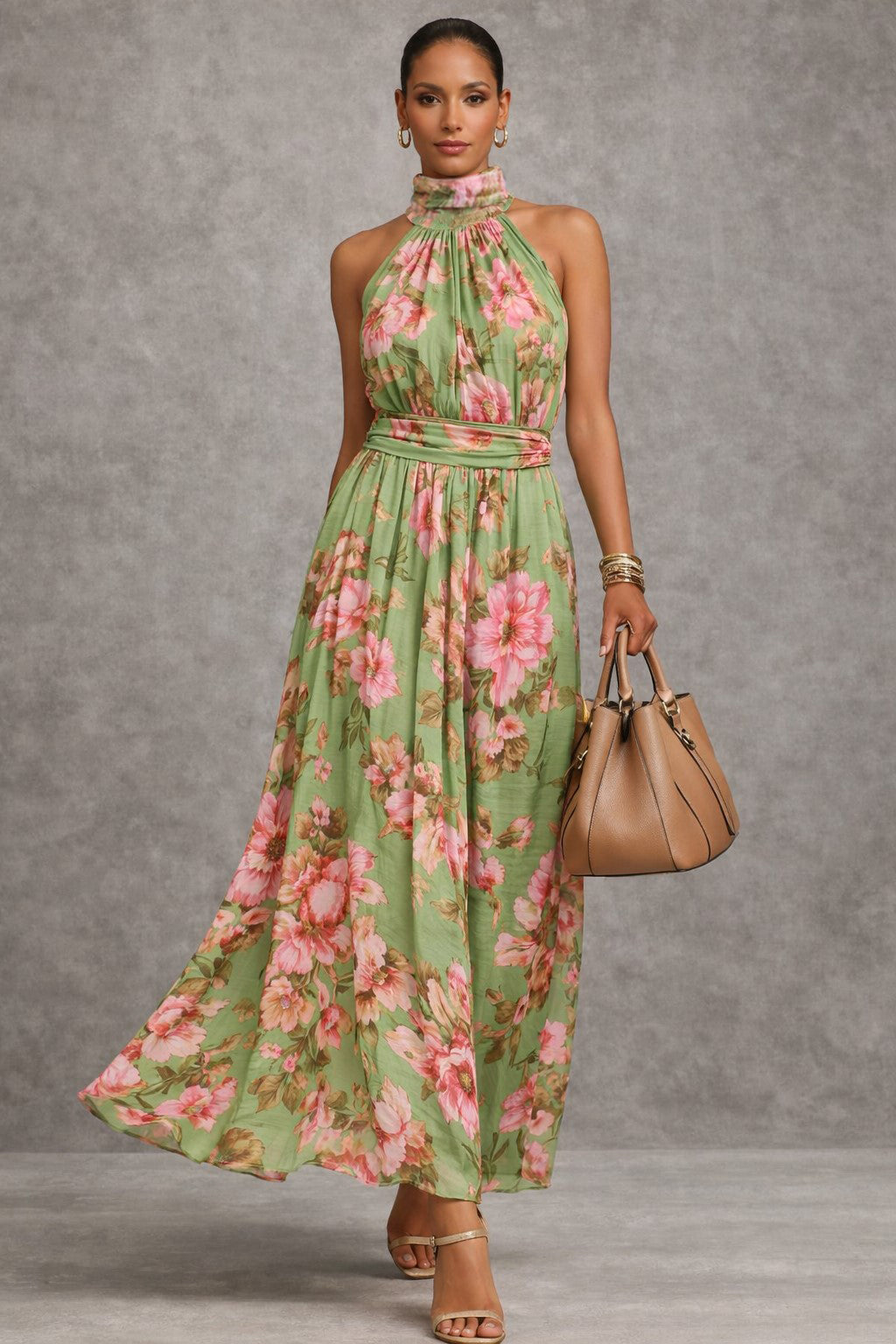 Flor | Vestido largo verde con estampado floral de gasa y cuello halter