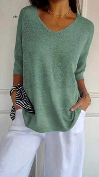 Hannah™ | Einfarbige Strickdamenbluse mit 3/4 - Ärmeln und V - Ausschnitt. - Street Atelier
