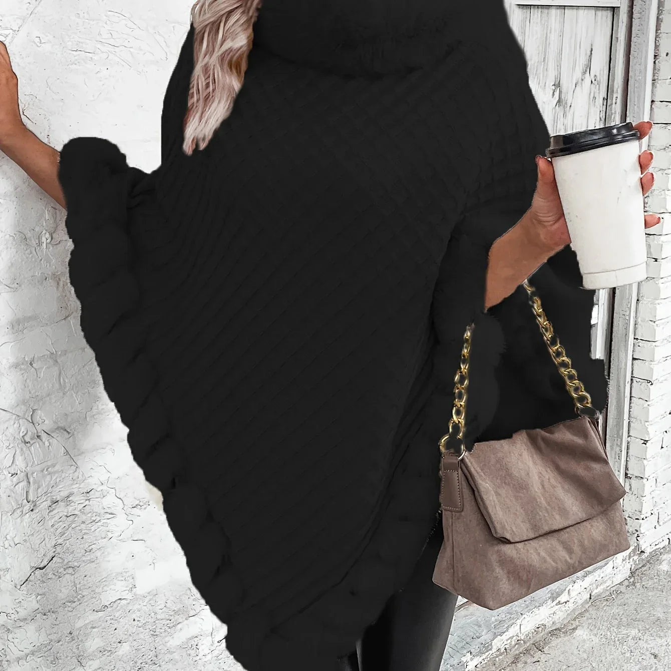 Zahara | Poncho de punto con ribete de piel sintética - Inés Atelier