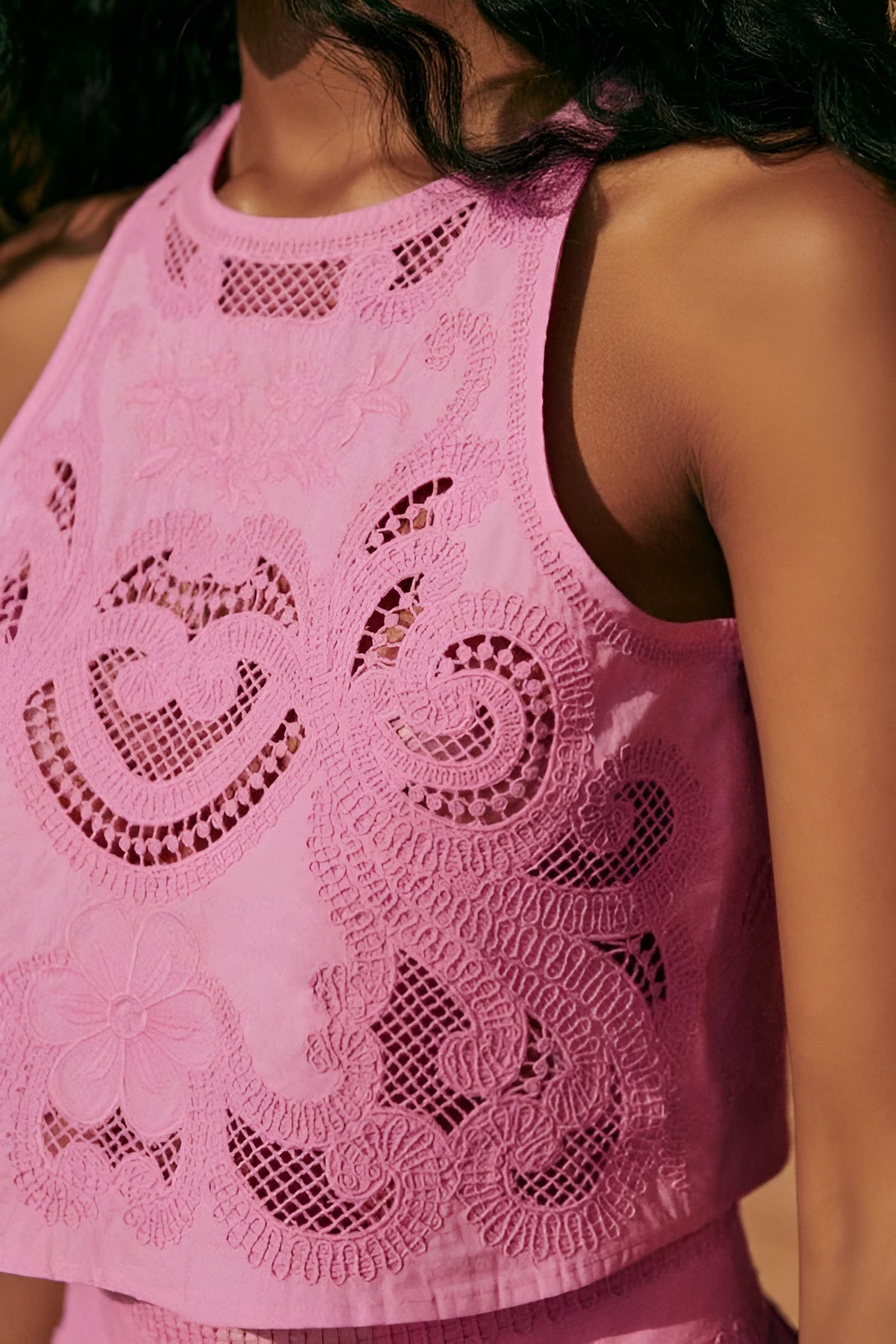 Tamara | Conjunto Rosa con Top y Falda Calada